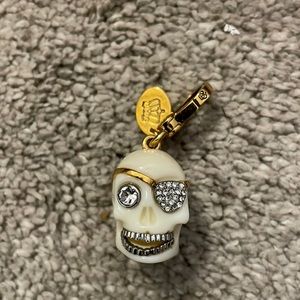 2010 limited edition Halloween skull charm